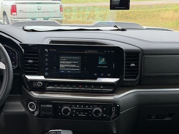 Chevrolet Silverado 1500 9 of 18
