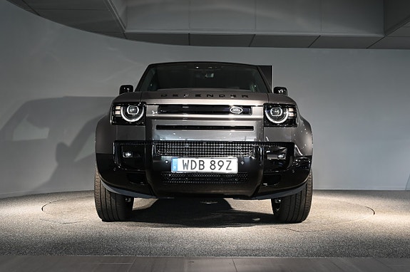 Land Rover Defender 110 9 of 30