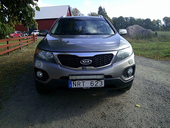 Kia Sorento 3 of 12