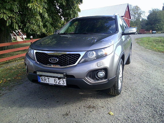 Kia Sorento 2 of 12