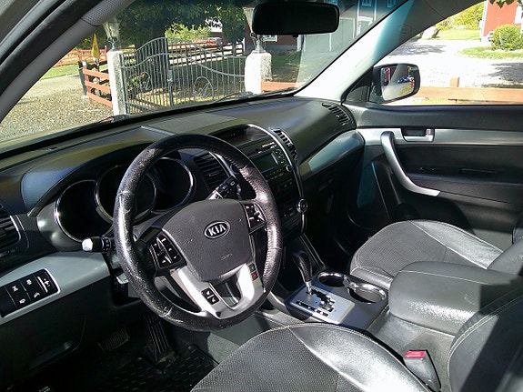 Kia Sorento 9 of 12