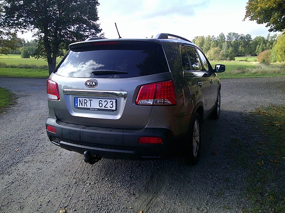 Kia Sorento 6 of 12