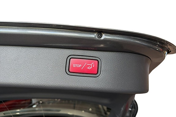 Mercedes-Benz C300 14 of 16