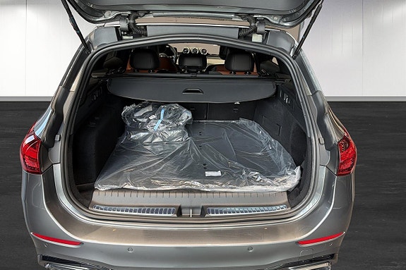 Mercedes-Benz C300 12 of 16