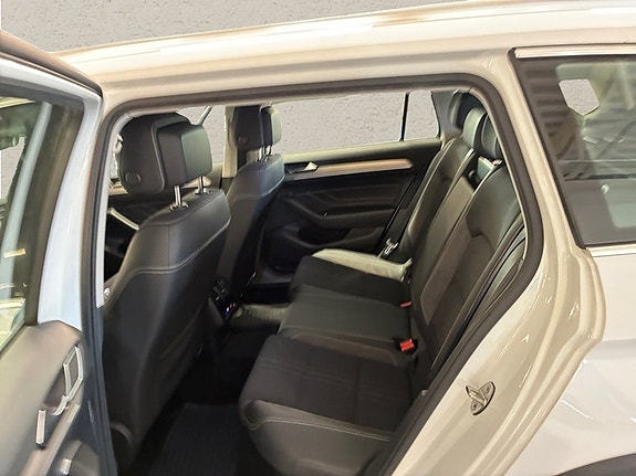 Volkswagen Passat 6 of 9