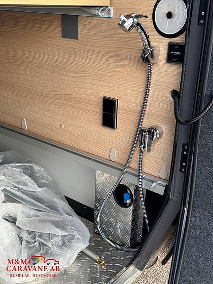 Hymer B 690 MC Queenbed 5 of 11