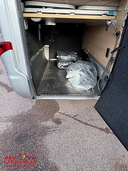 Hymer B 690 MC Queenbed 4 of 11