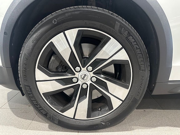 Volvo V60 Cross Country 7 of 17