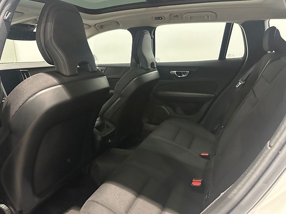 Volvo V60 Cross Country 9 of 17
