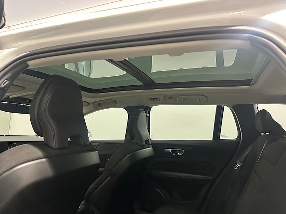 Volvo V60 Cross Country 13 of 17