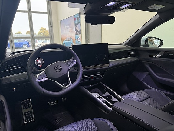 Volkswagen Passat 22 of 24