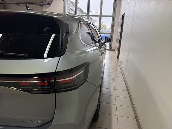 Volkswagen Passat 11 of 24
