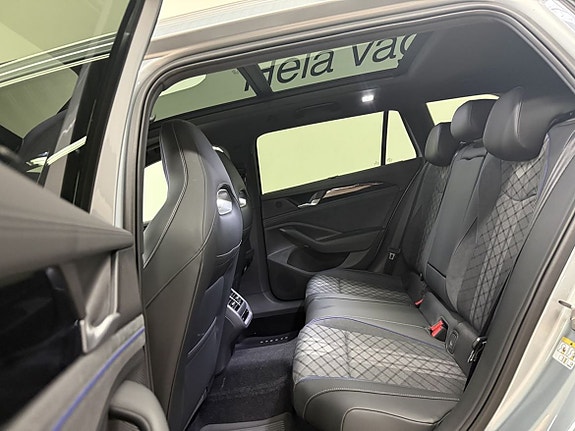 Volkswagen Passat 20 of 24