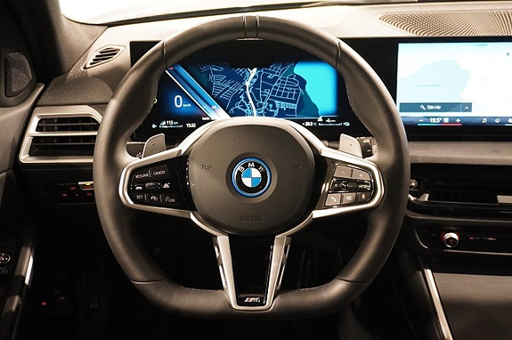 BMW 330e 11 of 17
