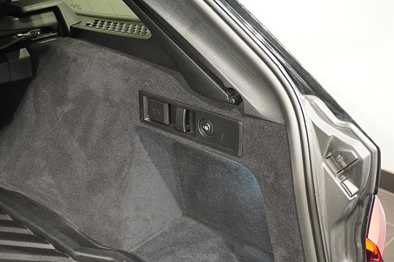 BMW 330e 15 of 17