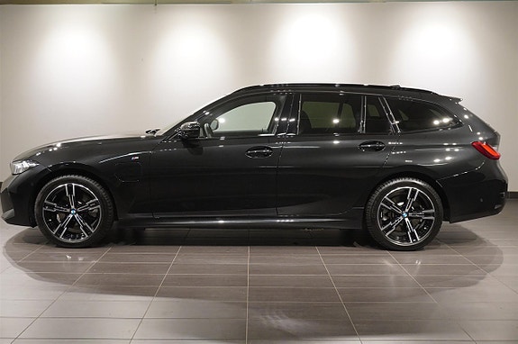 BMW 330e 2 of 17
