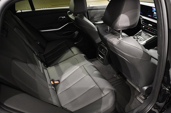 BMW 330e 8 of 17
