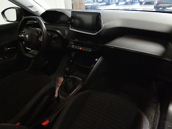 Peugeot 2008 11 of 17