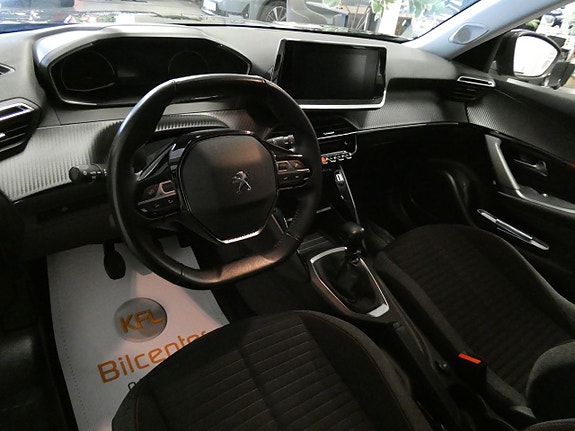 Peugeot 2008 10 of 17