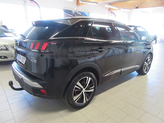 Peugeot 3008 2 of 5