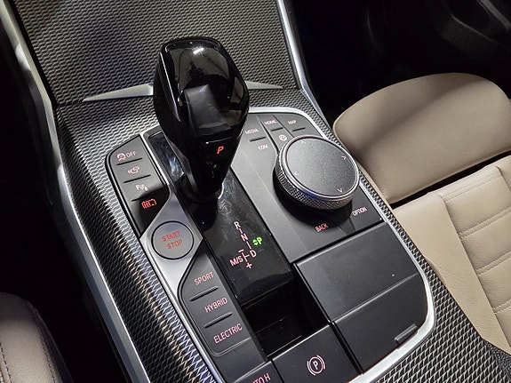 BMW 330e 12 of 17
