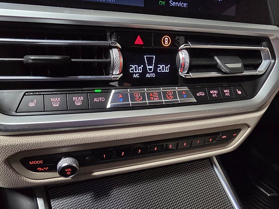 BMW 330e 11 of 17