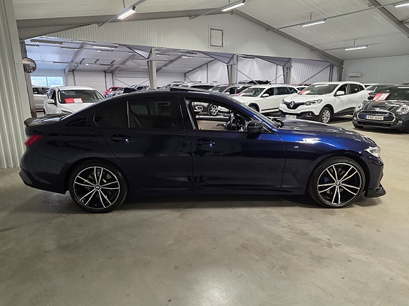 BMW 330e 3 of 17