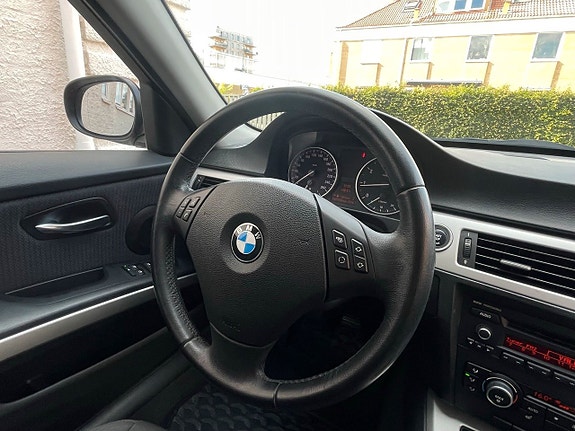 BMW 316i 16 of 17