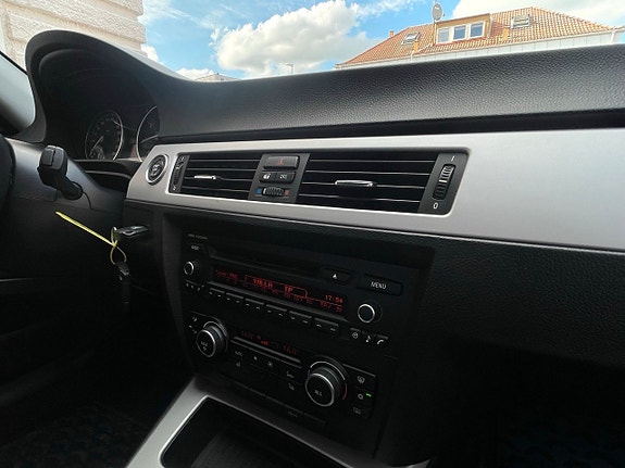 BMW 316i 15 of 17