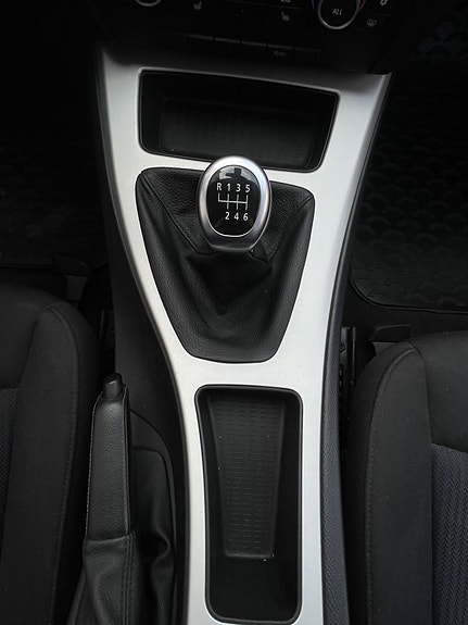 BMW 316i 14 of 17