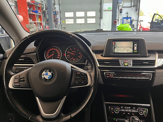 BMW 218d 12 of 12