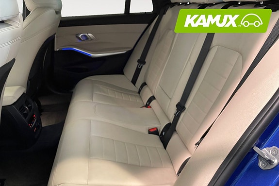 BMW 330i 13 of 24