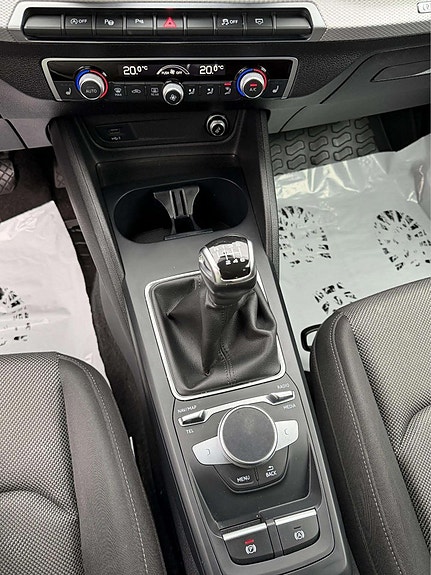 Audi Q2 20 of 24