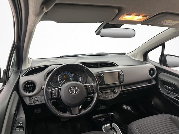 Toyota Yaris 11 of 26