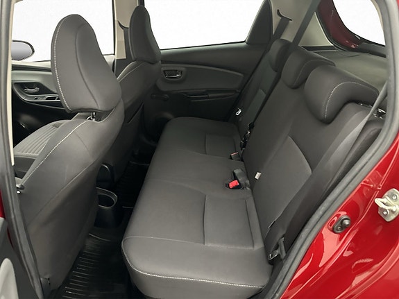 Toyota Yaris 19 of 26