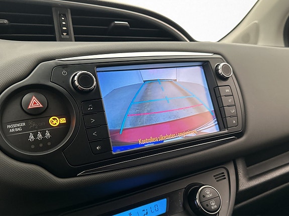 Toyota Yaris 15 of 26