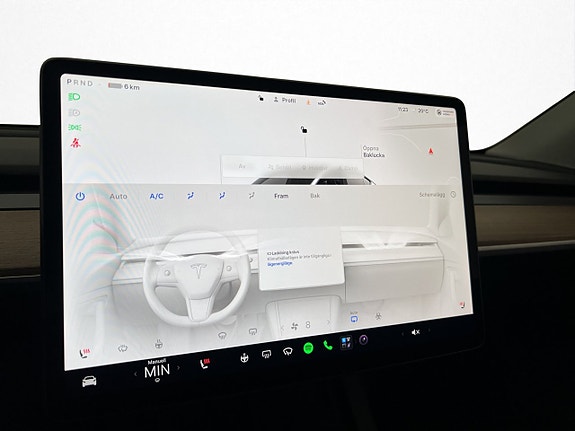 Tesla Model Y 23 of 30