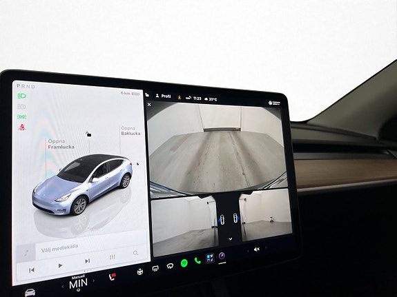 Tesla Model Y 19 of 30