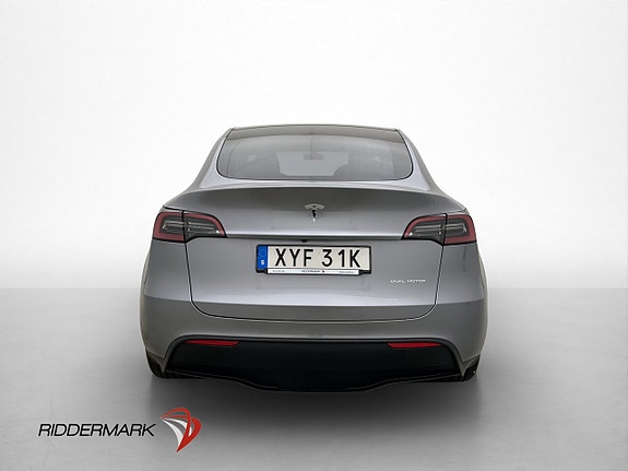 Tesla Model Y 8 of 30