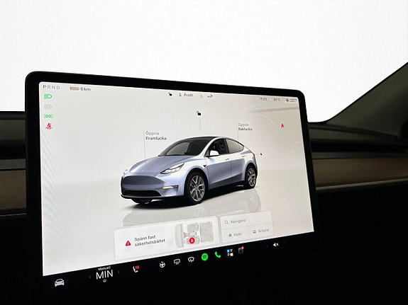 Tesla Model Y 20 of 30