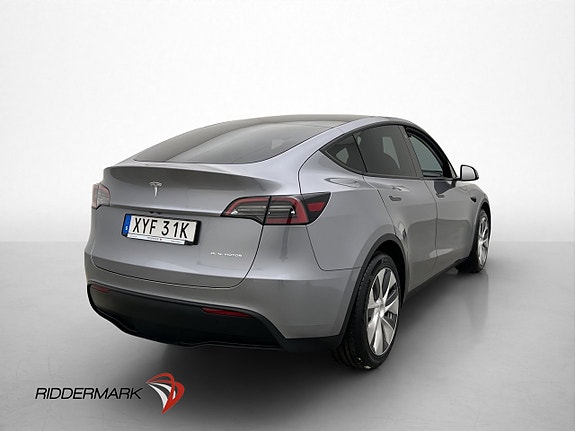 Tesla Model Y 9 of 30