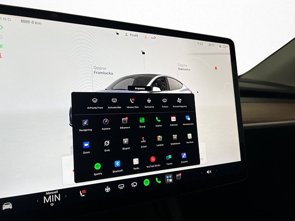 Tesla Model Y 21 of 30