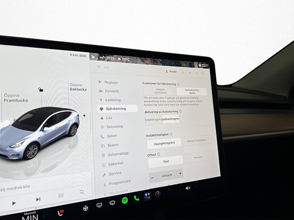 Tesla Model Y 25 of 30