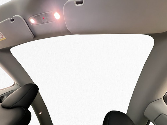 Tesla Model Y 17 of 30