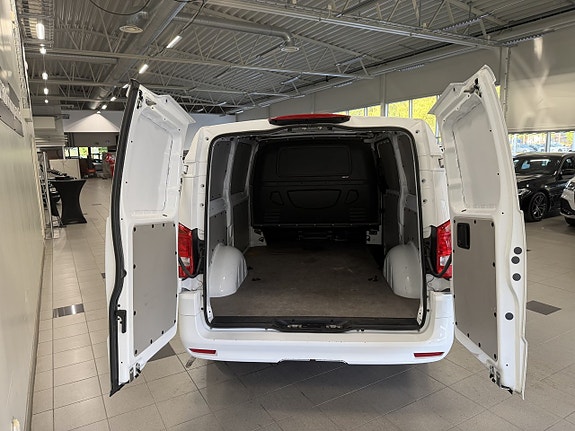 Mercedes-Benz eVito 112 6 of 7