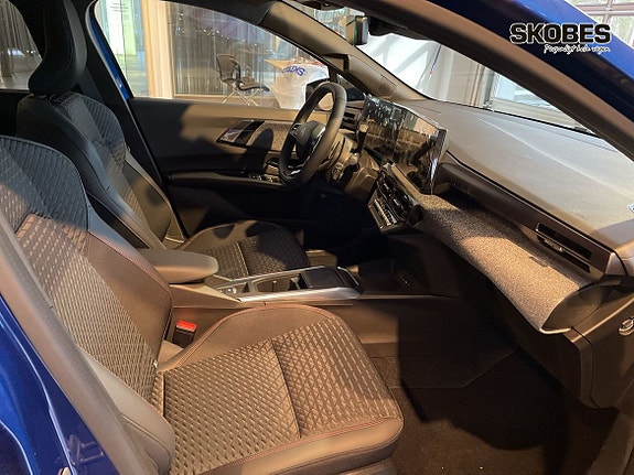 Renault Clio 10 of 16