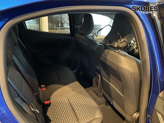 Renault Clio 9 of 16