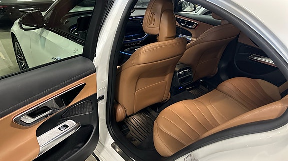 Mercedes-Benz E200 5 of 6