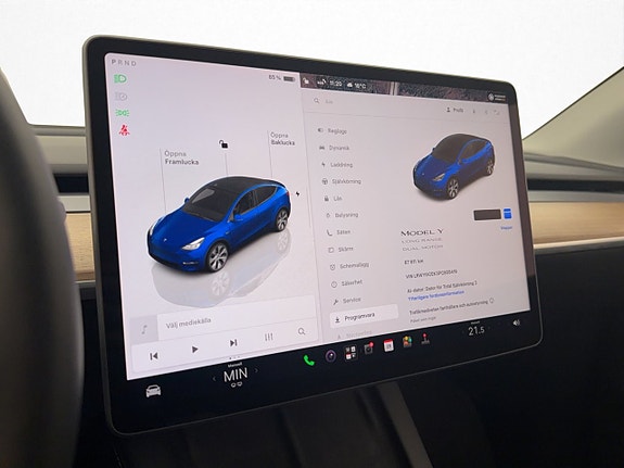 Tesla Model Y 27 of 30