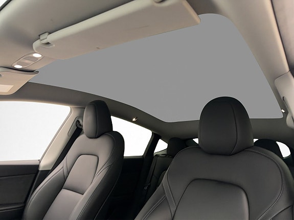 Tesla Model Y 18 of 30